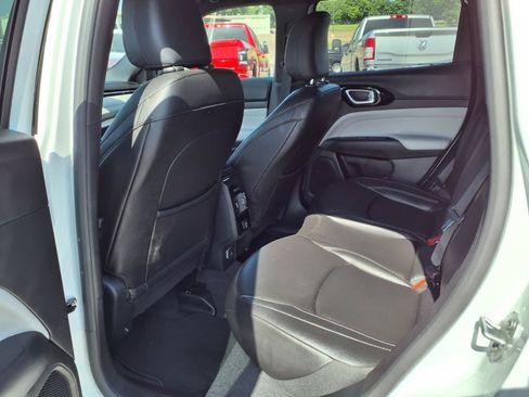 Used 2025 Jeep Compass Limited AWD/4WD image 18