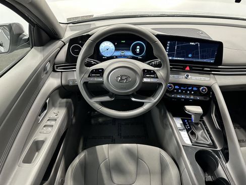 Certified 2023 Hyundai Elantra SEL w/ Convenience Package image 15