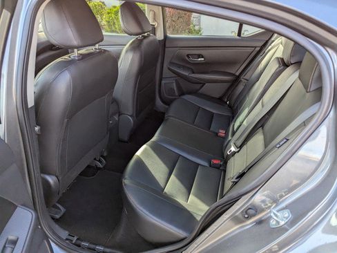 Used 2022 Nissan Sentra SR w/ SR Premium Package image 24