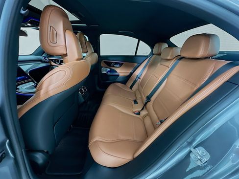 Used 2025 Mercedes-Benz C 300 Sedan image 27