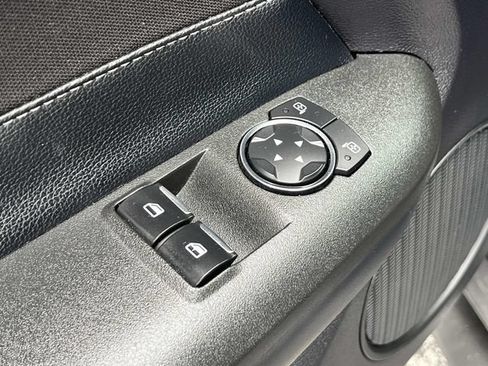 Used 2017 Ford Mustang Coupe RWD image 16