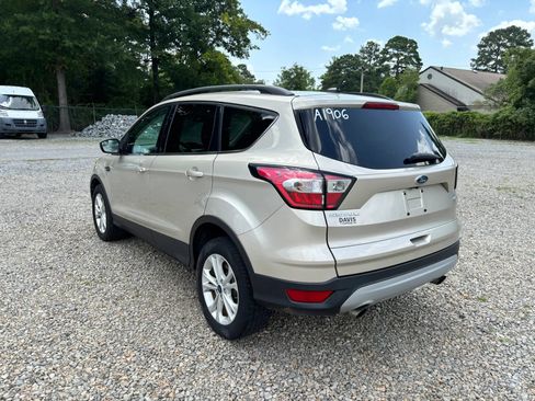 Used 2018 Ford Escape SE AWD/4WD image 2
