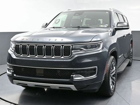 Used 2024 Jeep Wagoneer Series II w/ Flexible Seating Group image 5