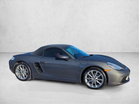 Used 2019 Porsche 718 Boxster image 4