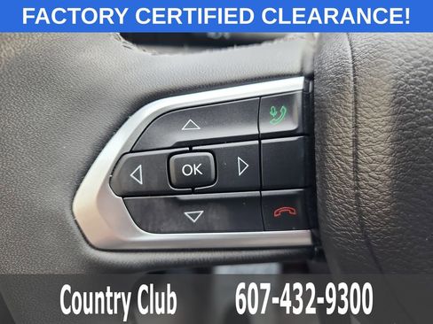 Used 2024 Jeep Compass Latitude w/ Convenience Group AWD/4WD image 20