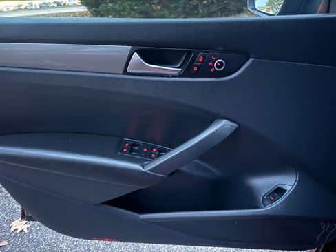 Used 2015 Volkswagen Passat 1.8T S image 14