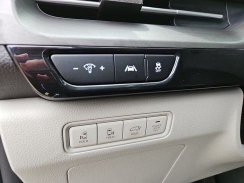 Used 2024 Kia Carnival SX FWD image 23