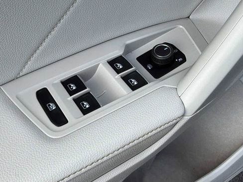 Certified 2023 Volkswagen Tiguan SE AWD/4WD image 12