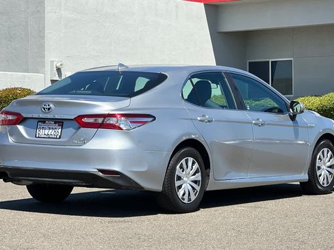 Used 2020 Toyota Camry LE FWD image 2