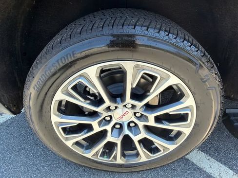 New 2026 GMC Yukon Denali w/ Sun & Power Step Package RWD image 17