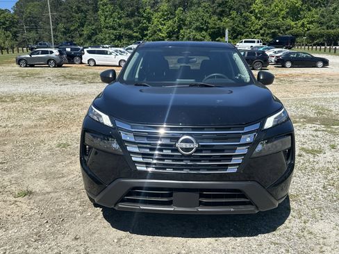 Used 2024 Nissan Rogue S FWD image 2