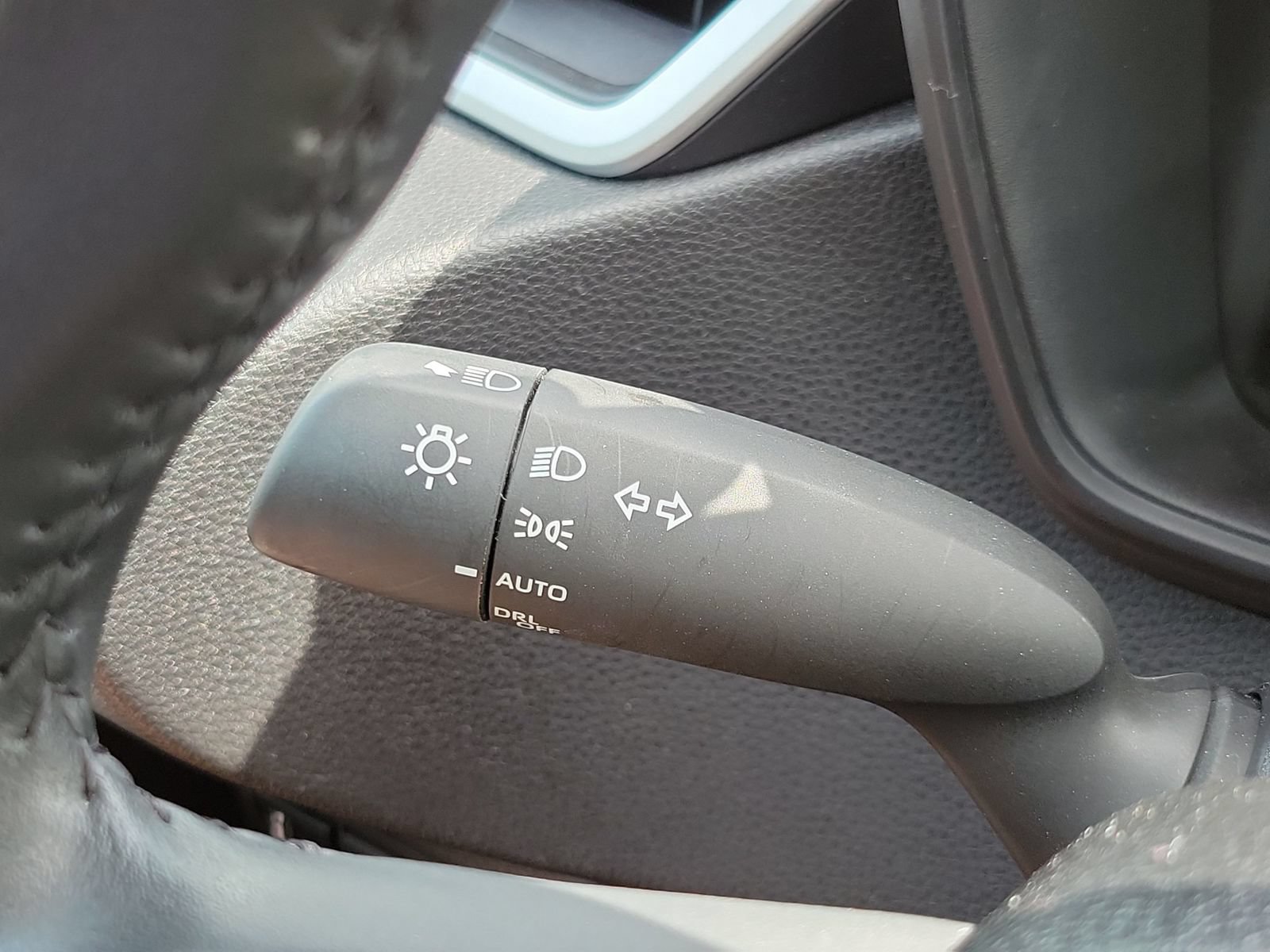 Used 2025 Toyota Corolla SE FWD image 16