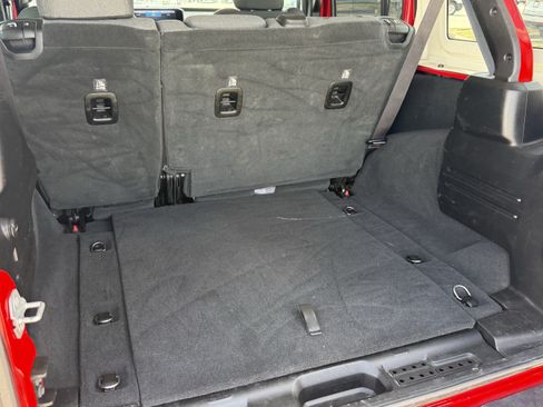 Used 2025 Jeep Wrangler Unlimited Sport AWD/4WD image 31