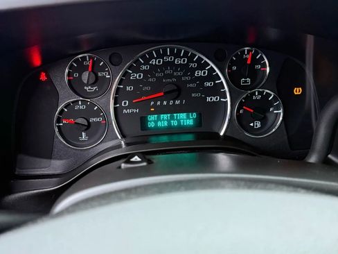 Used 2021 Chevrolet Express 2500 w/ Driver Convenience Package image 22