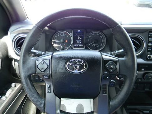 Used 2021 Toyota Tacoma TRD Sport AWD/4WD image 15