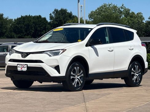Used 2018 Toyota RAV4 LE w/ All Weather Liner Package FWD image 8