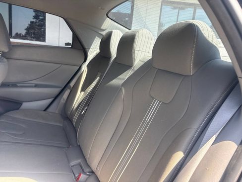 Used 2022 Hyundai Elantra SEL FWD image 5