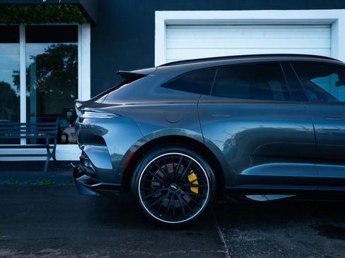 Used 2023 Aston Martin DBX 707 AWD/4WD image 8