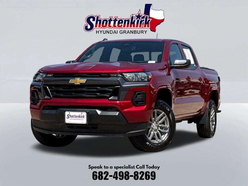 Used 2025 Chevrolet Colorado LT RWD image 1