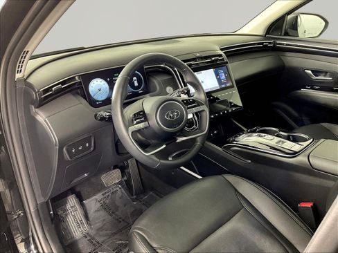 Certified 2023 Hyundai Tucson Limited AWD/4WD image 16
