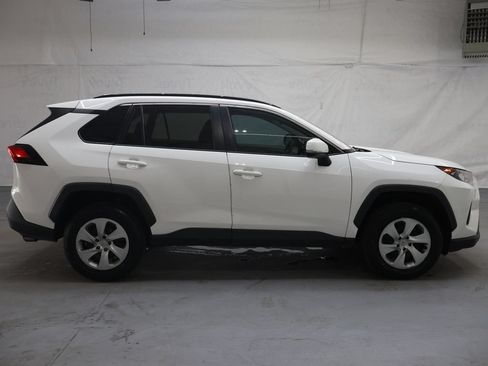 Used 2021 Toyota RAV4 LE FWD image 8