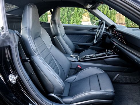 Used 2025 Porsche 911 Carrera S image 32