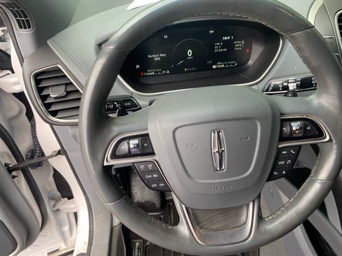 Used 2019 Lincoln Nautilus Reserve w/ Cargo Utility Package AWD/4WD image 13