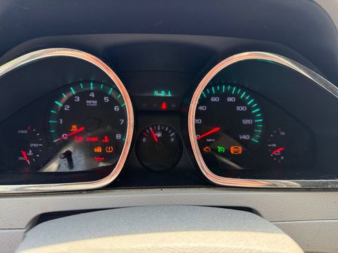 Used 2012 Chevrolet Traverse LS FWD image 14