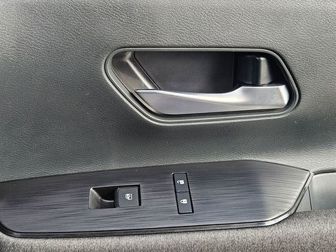 Used 2025 Nissan Kicks SV AWD/4WD image 24