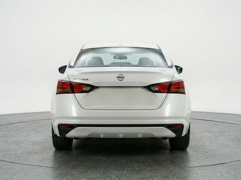 Used 2025 Nissan Altima 2.5 SV image 7