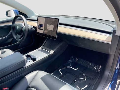 Used 2022 Tesla Model 3 Standard Range RWD image 28