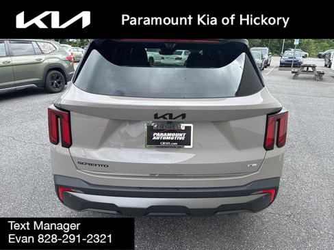 Used 2025 Kia Sorento SX Prestige w/ Sage Leather Package AWD/4WD image 6