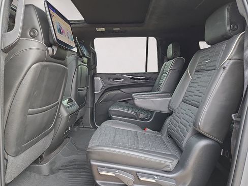Used 2023 Cadillac Escalade ESV V w/ LPO, Floor Liner Package AWD/4WD image 17