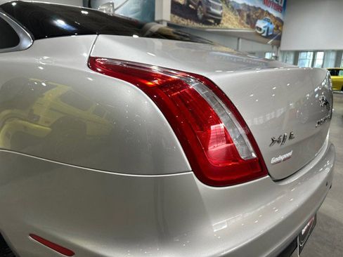 Used 2017 Jaguar XJ L Portfolio RWD image 34
