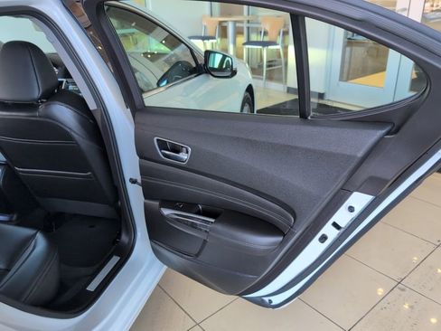 Certified 2018 Acura TLX 2.4L image 40