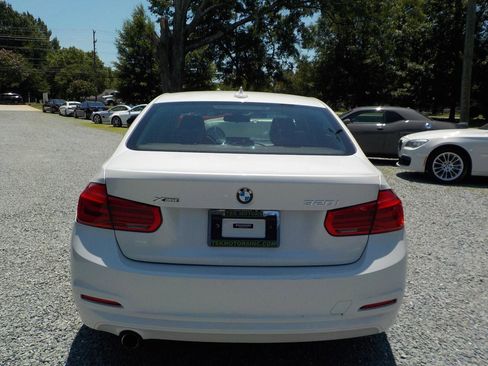 Used 2018 BMW 320i xDrive Sedan w/ Convenience Package AWD/4WD image 4