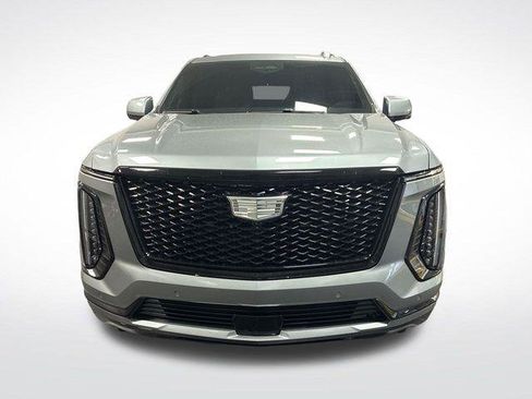 Certified 2025 Cadillac Escalade ESV Sport Platinum w/ LPO, Floor Liner Package AWD/4WD image 40