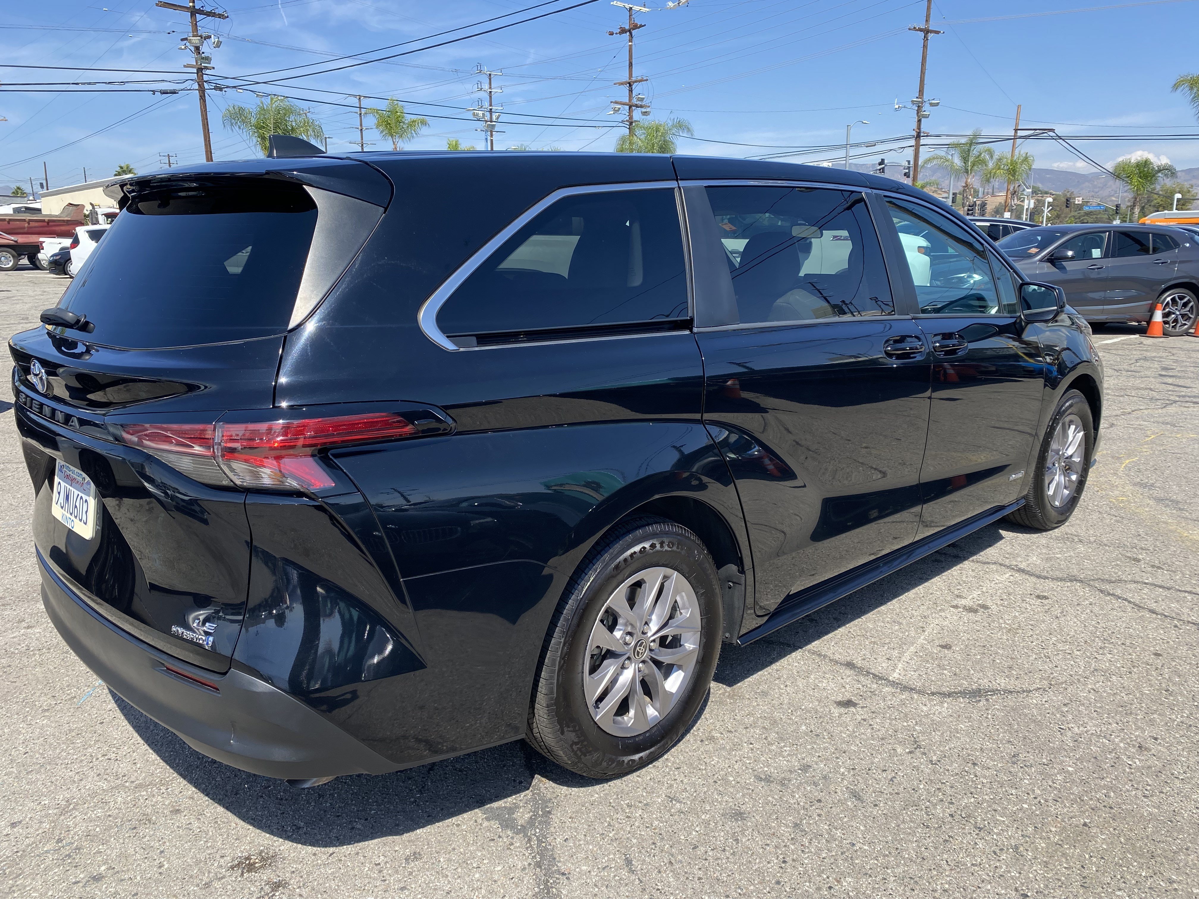 Used 2021 Toyota Sienna LE FWD image 8