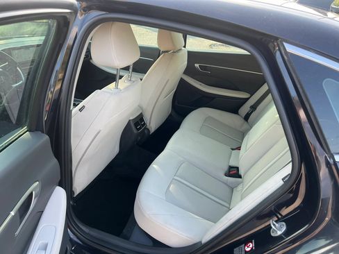 Used 2023 Hyundai Sonata SEL w/ Convenience Package FWD image 2