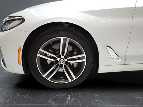 Used 2022 BMW 530i xDrive AWD/4WD image 8