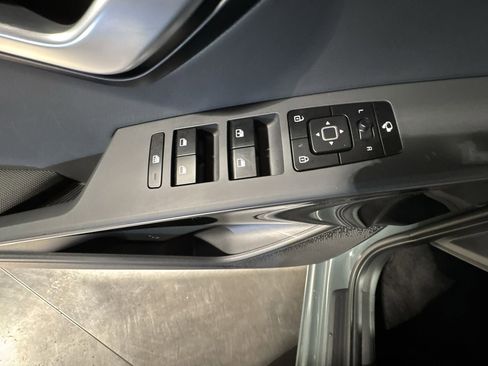 Certified 2025 Kia Niro EX Touring image 19