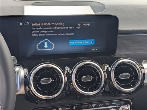 New 2026 Mercedes-Benz GLB 250 image 11