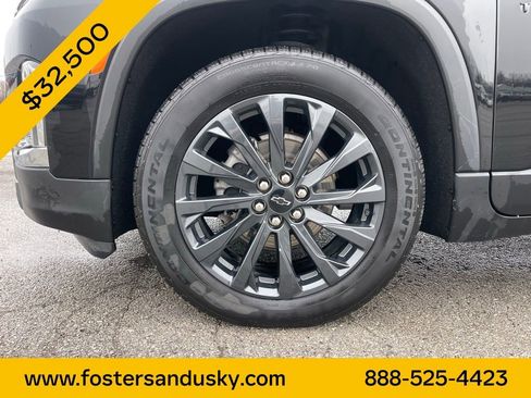 Used 2023 Chevrolet Traverse RS image 9