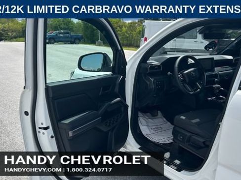 Used 2025 Toyota Tacoma SR5 AWD/4WD image 16