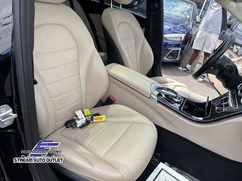 Used 2021 Mercedes-Benz C 300 4MATIC Sedan image 37