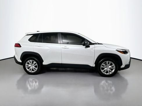Used 2023 Toyota Corolla Cross L FWD image 3