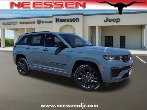 New 2026 Jeep Grand Cherokee Limited AWD/4WD image 1