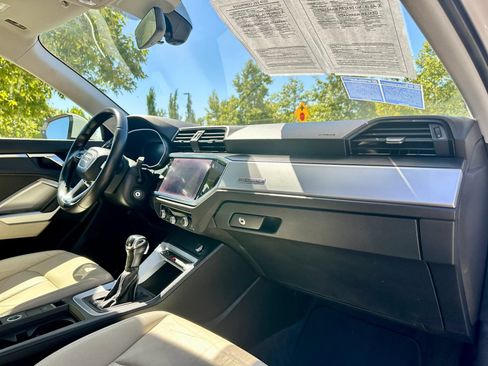 Used 2019 Audi Q3 2.0T Premium AWD/4WD image 8