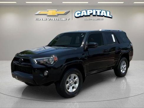 Used 2017 Toyota 4Runner SR5 AWD/4WD image 1