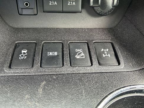 Used 2018 Toyota Highlander XLE AWD/4WD image 42